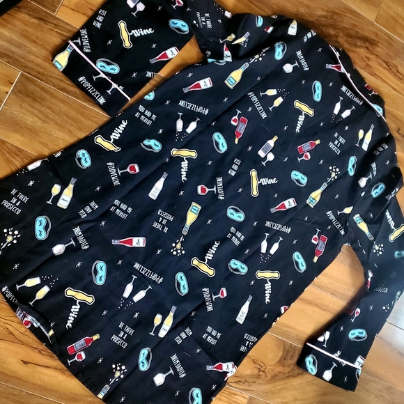 WINE ENTHUSIAST Pajama- Size M (NWOT) - Picture 5 of 9